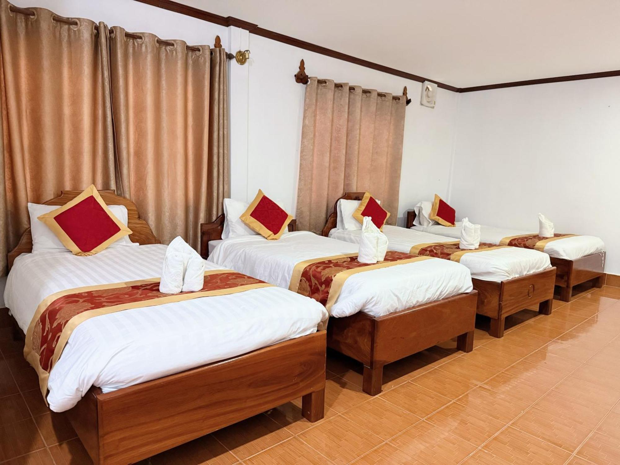 Vangvieng Sisavang Mountain View Hotel Vang Vieng Ngoại thất bức ảnh