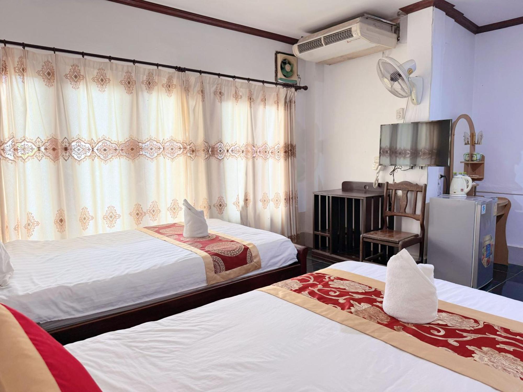 Vangvieng Sisavang Mountain View Hotel Vang Vieng Ngoại thất bức ảnh