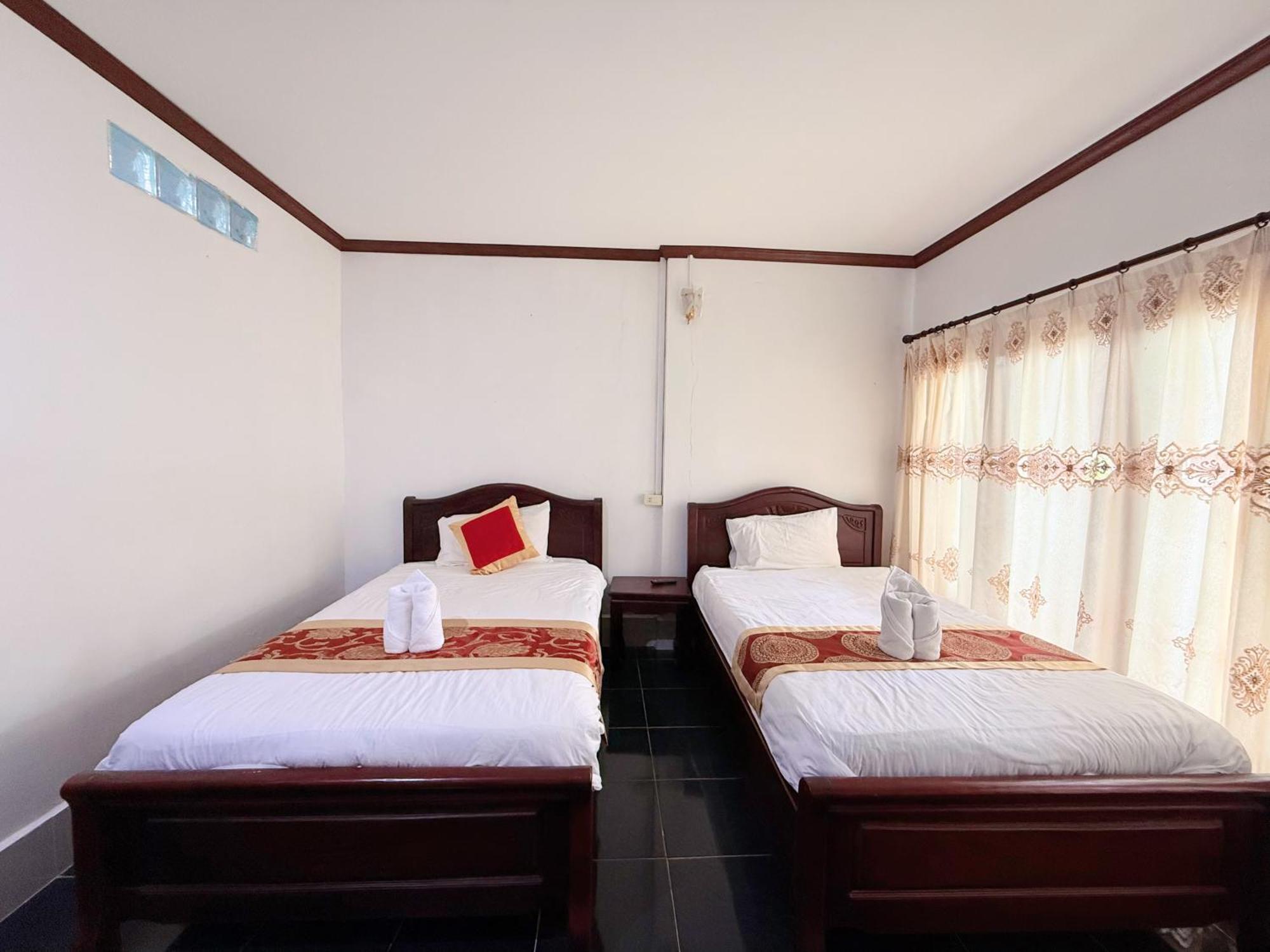 Vangvieng Sisavang Mountain View Hotel Vang Vieng Ngoại thất bức ảnh
