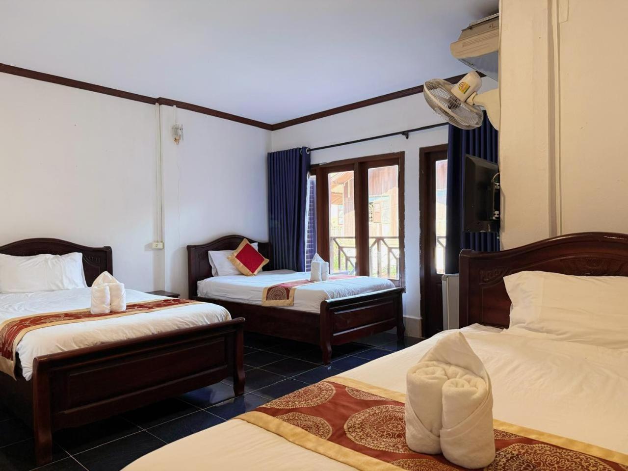 Vangvieng Sisavang Mountain View Hotel Vang Vieng Ngoại thất bức ảnh