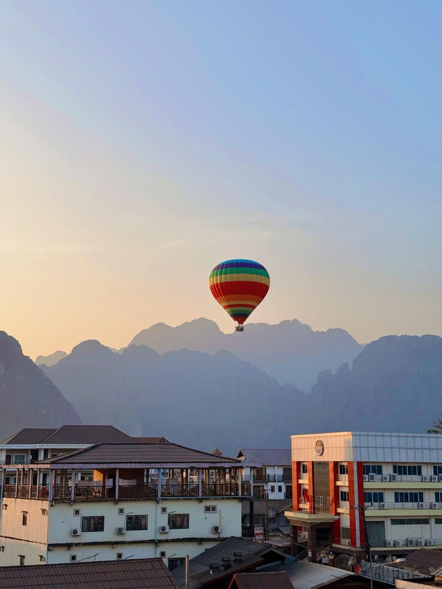 Vangvieng Sisavang Mountain View Hotel Vang Vieng Ngoại thất bức ảnh