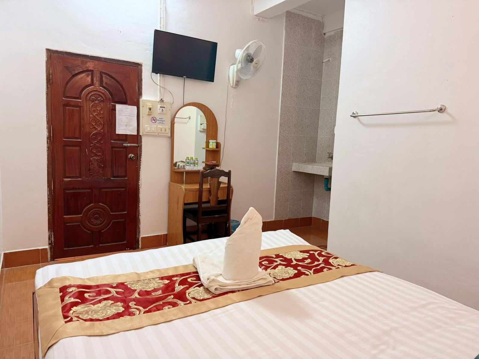 Vangvieng Sisavang Mountain View Hotel Vang Vieng Ngoại thất bức ảnh