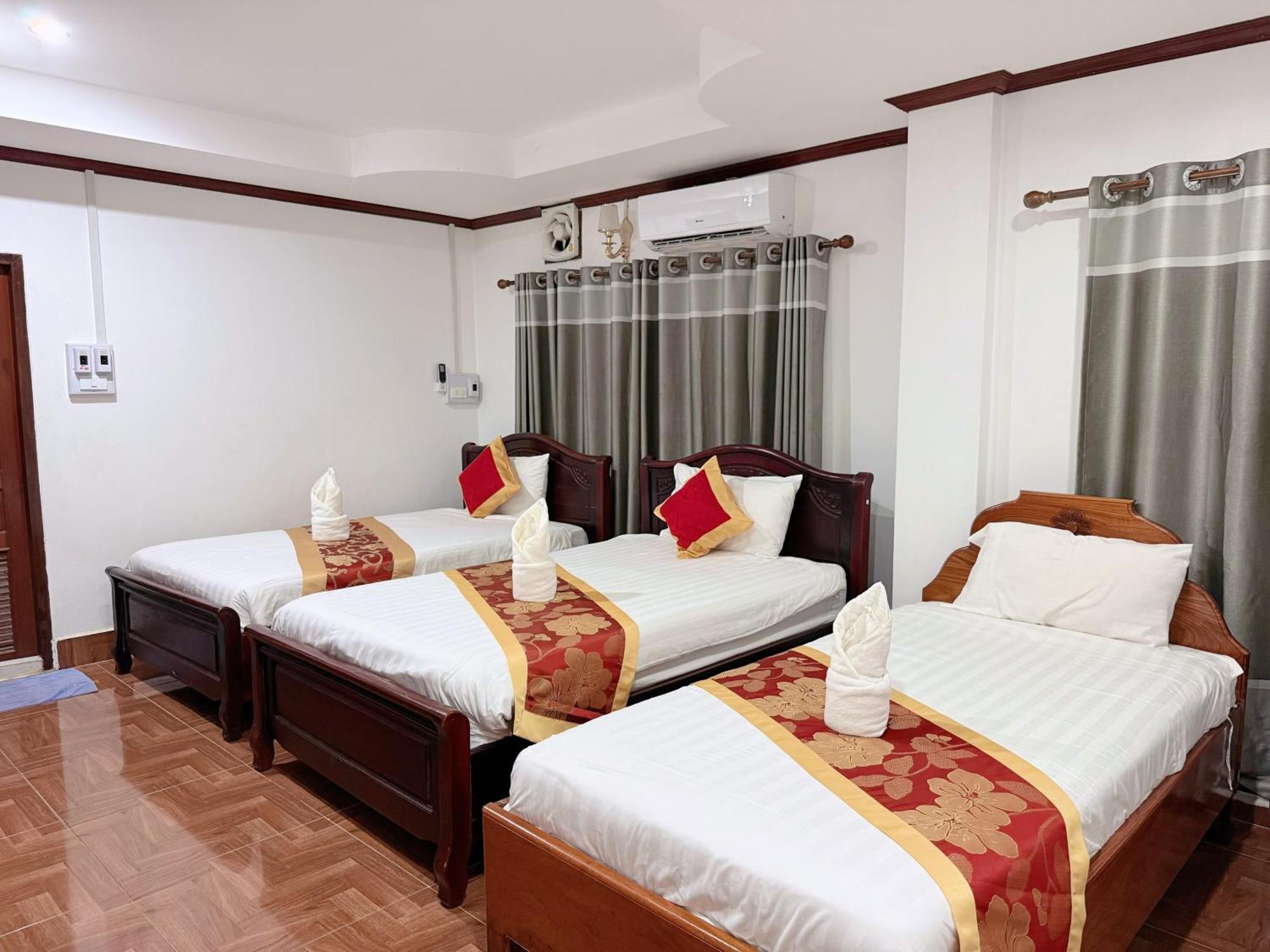 Vangvieng Sisavang Mountain View Hotel Vang Vieng Ngoại thất bức ảnh