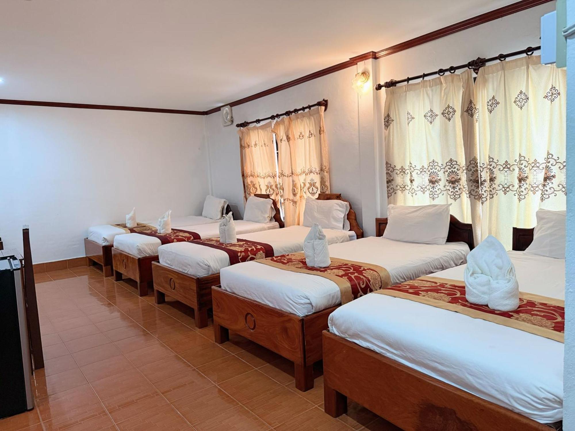 Vangvieng Sisavang Mountain View Hotel Vang Vieng Ngoại thất bức ảnh