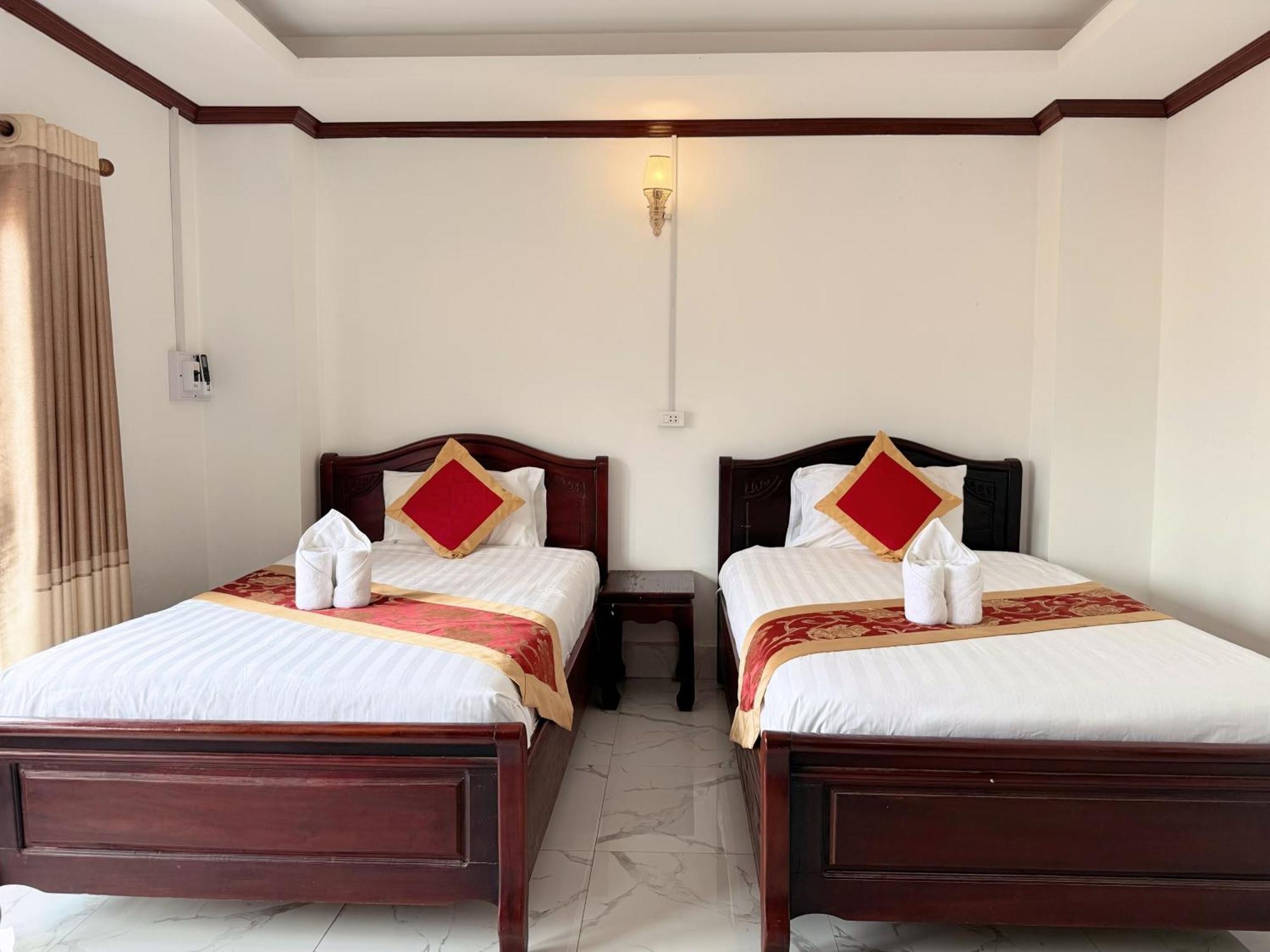 Vangvieng Sisavang Mountain View Hotel Vang Vieng Ngoại thất bức ảnh