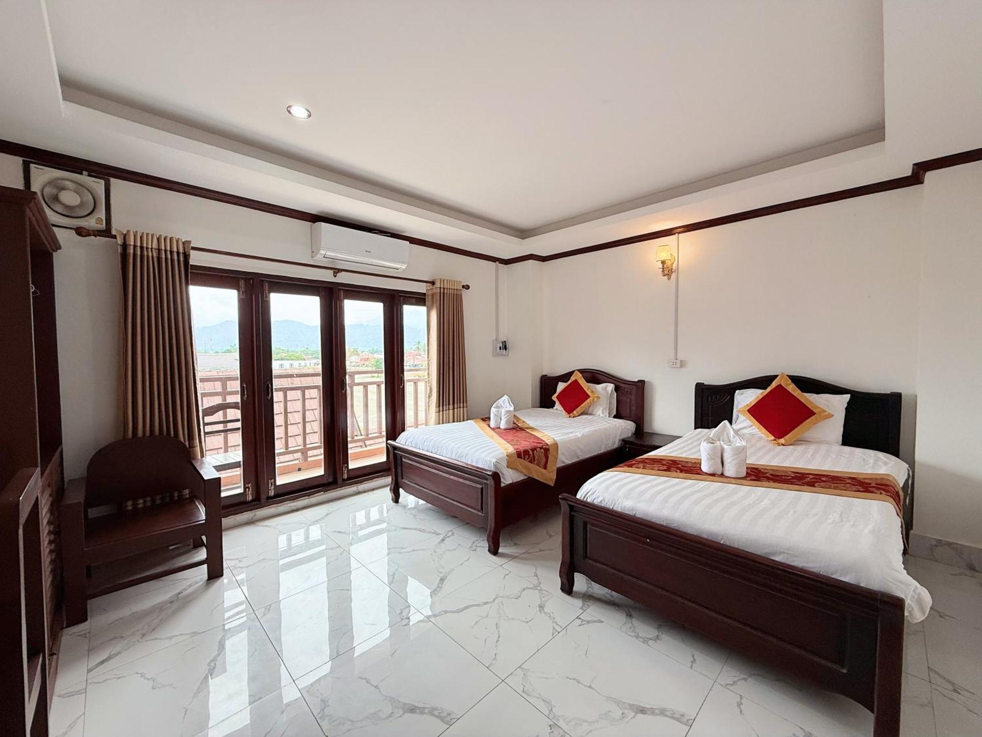 Vangvieng Sisavang Mountain View Hotel Vang Vieng Ngoại thất bức ảnh