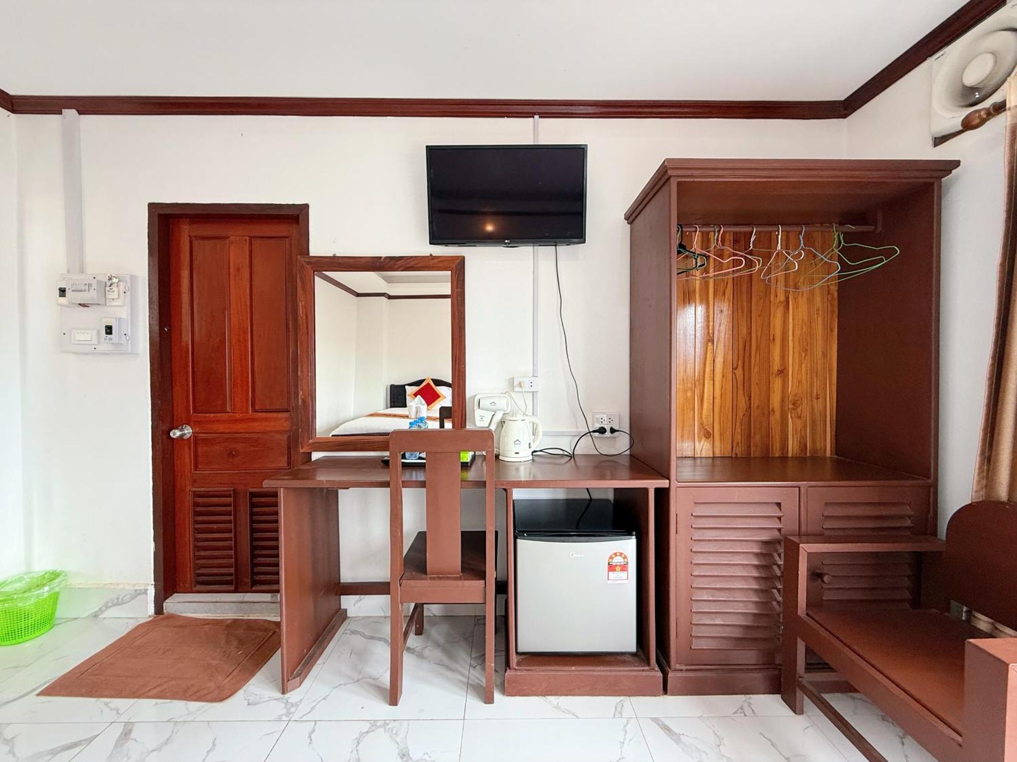 Vangvieng Sisavang Mountain View Hotel Vang Vieng Ngoại thất bức ảnh