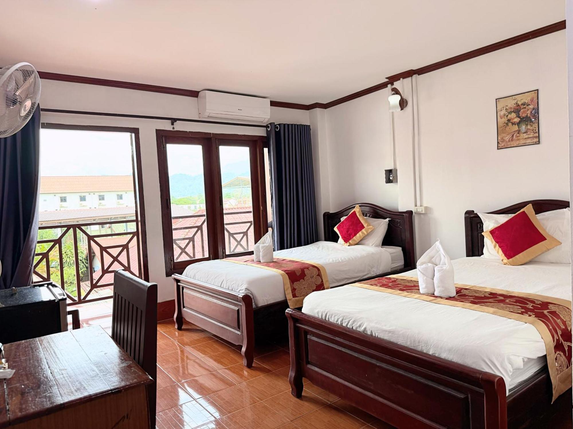 Vangvieng Sisavang Mountain View Hotel Vang Vieng Ngoại thất bức ảnh