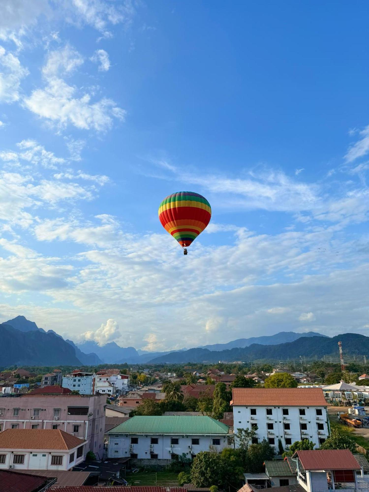 Vangvieng Sisavang Mountain View Hotel Vang Vieng Ngoại thất bức ảnh