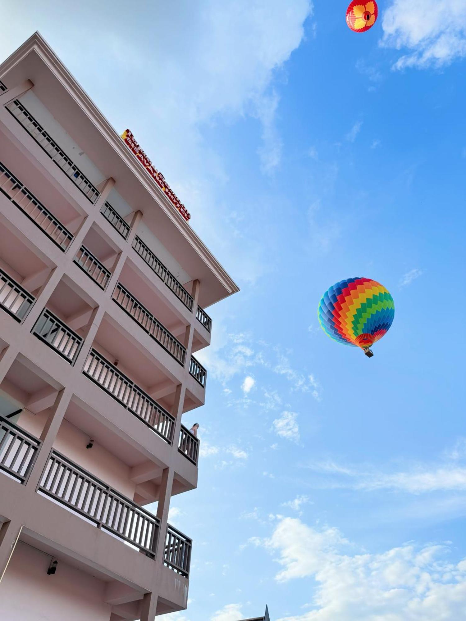 Vangvieng Sisavang Mountain View Hotel Vang Vieng Ngoại thất bức ảnh